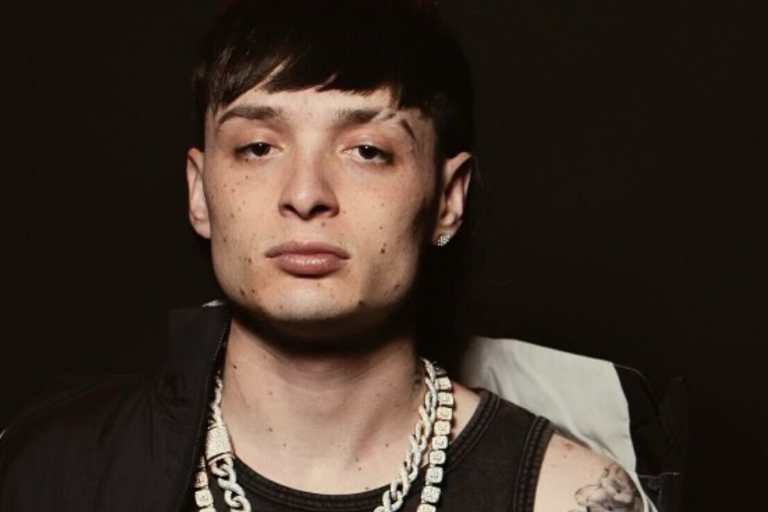 Anuncia Peso Pluma gira en México, se presentará en el Foro Sol