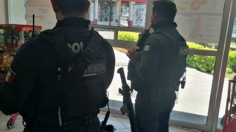 El detenido por el presunto robo al comercio en Montebello quedó bajo la disposición de la autoridad.