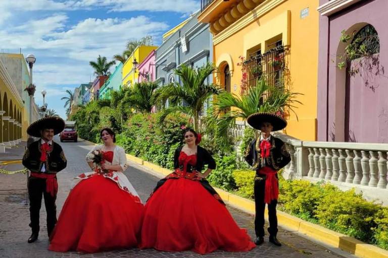 Las primas, Camila Mariel y Maryanne Angie festejan juntas sus 15 años