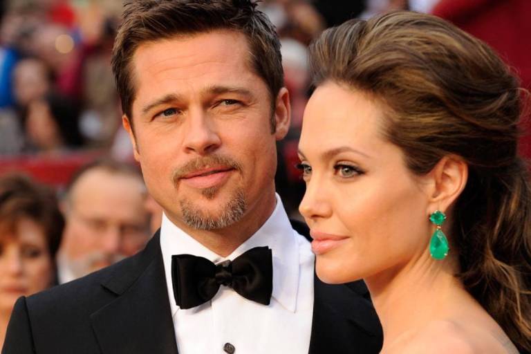 Señala Brad Pitt que Angelina Jolie vendió su viñedo por ‘venganza’