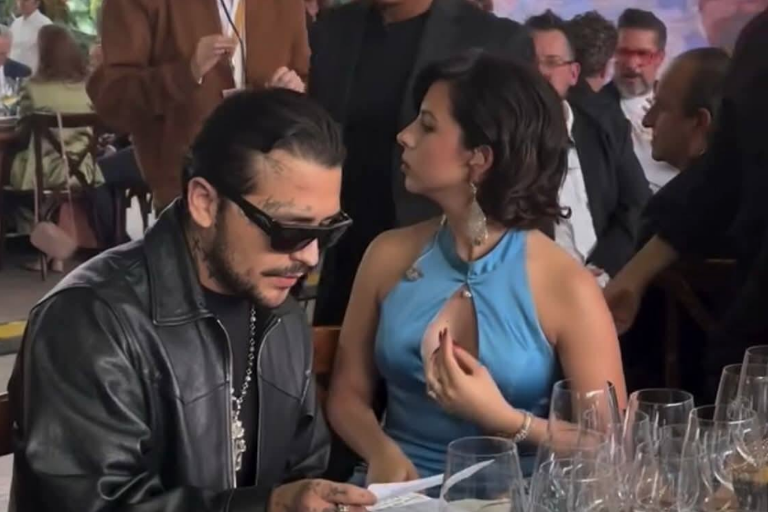 Acuden Christian Nodal y Ángela Aguilar al evento anual de Los 300 líderes 2025