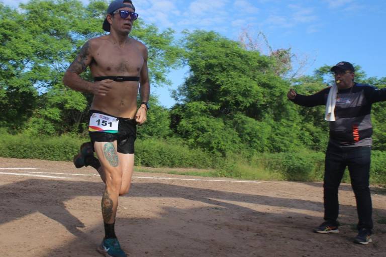 Mirna Gallegos y José Ángel Favela conquistan los 17K de la Carrera Trail Run Mazatlán