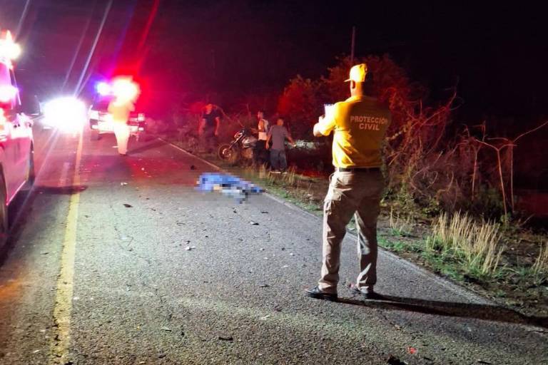 Padre e hijo mueren en choque en la México 15, en Rosario