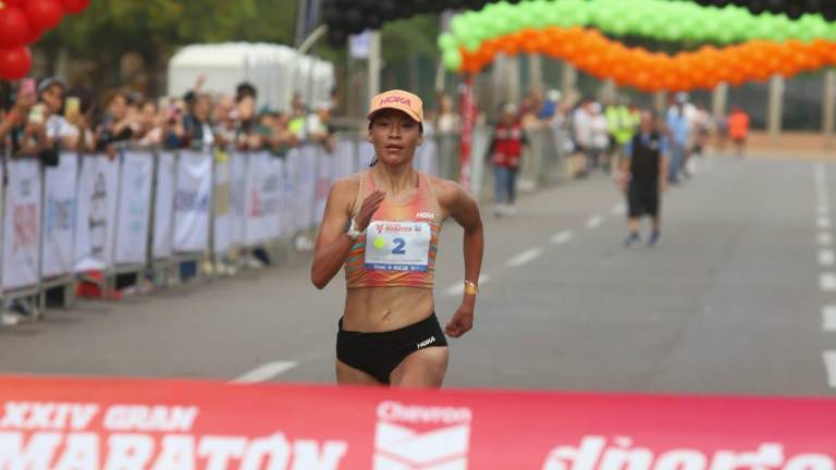 La medallista mexicana triunfó en el Medio Maratón y apunta a Los Ángeles 2028.