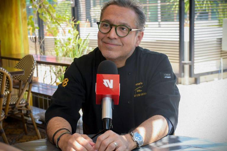 Sin ajuste de horarios en sucursales de Panamá ‘el barco se va a pique’, señala Luis Osuna