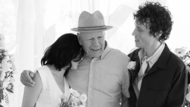 Bruce Willis presente en la boda de su hija Tallulah.
