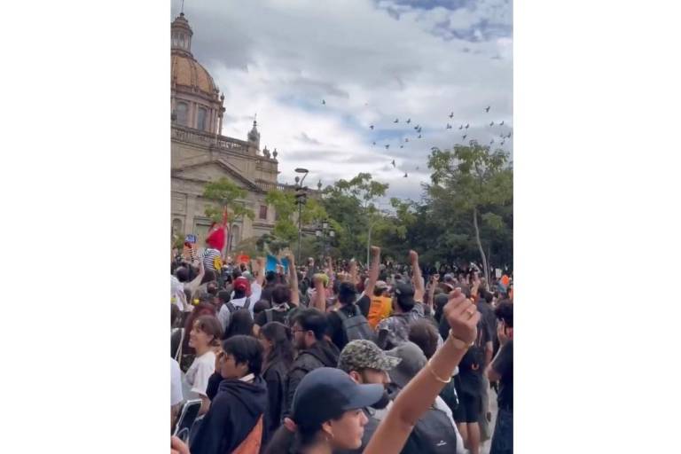 Protesta en Jalisco por la mala calidad del agua.