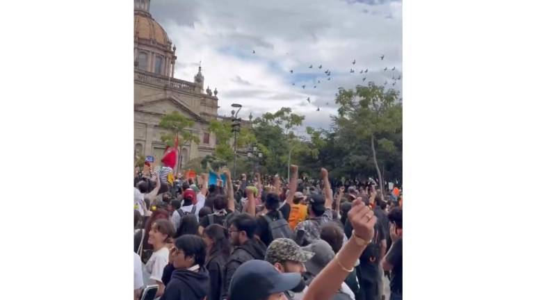 Protesta en Jalisco por la mala calidad del agua.