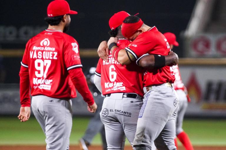 Walter Ibarra comanda remontada en la novena y Venados se impone en Obregón