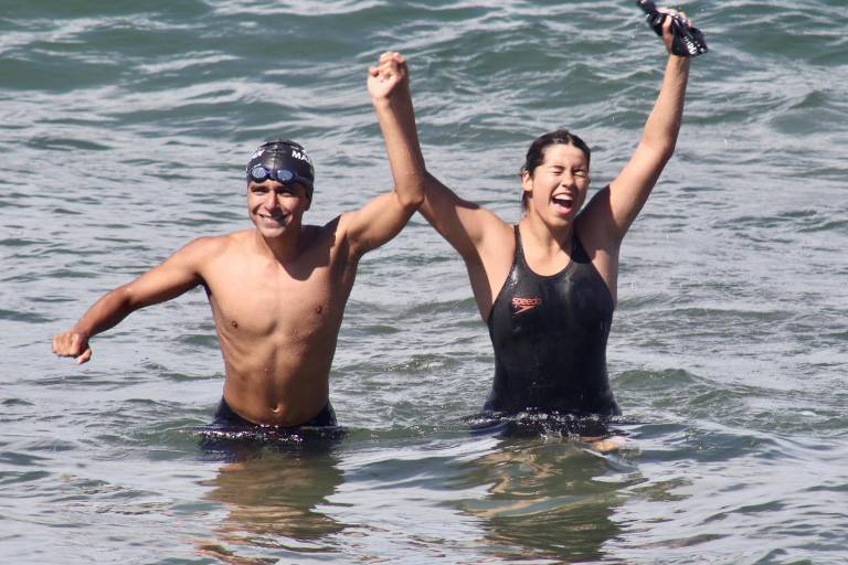 Mazatlán domina etapa estatal de aguas abiertas