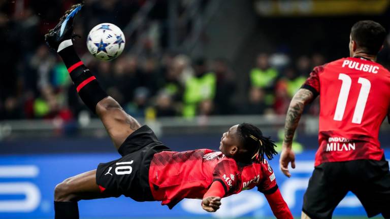 Milan sacó tres puntos de oro ante un rival complicado, como lo es el París Saint-Germain.