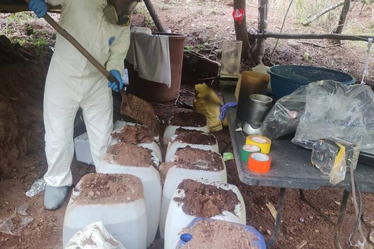 Aseguran en Culiacán cuatro centros con precursores para elaborar metanfetamina