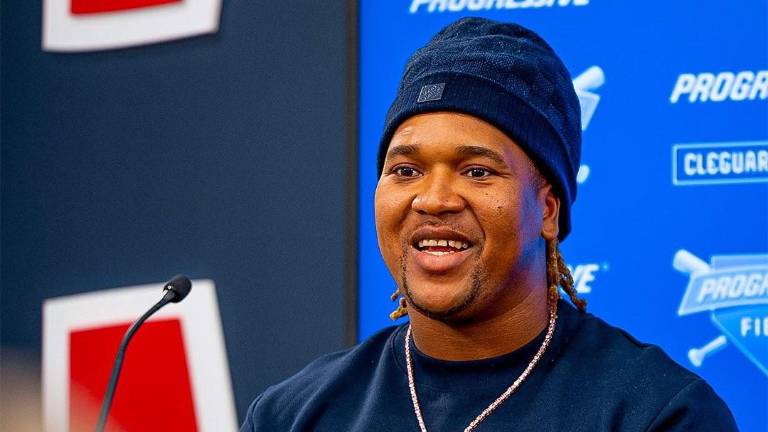 José Ramírez será evaluado para dimensionar su lesión en el homrbo izquierdo.