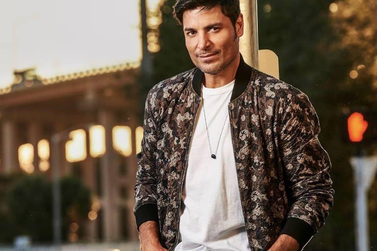 Estamos en Navidad, la época más bonita del año: Chayanne
