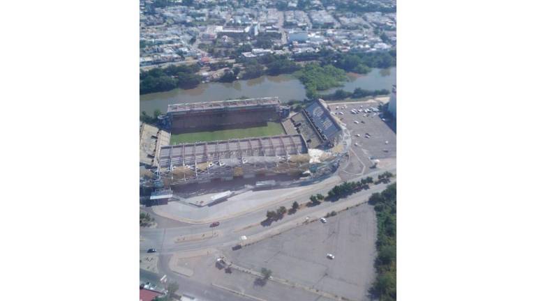 “Autoridades sobrevuelan las diferentes colonias y comunidades al norte de #Culiacán para verificar que todo transcurra en orden y con ello garantizar la seguridad de las y los ciudadanos”, agrega otro post