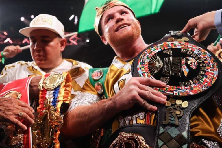 Pide Eddy Reynoso para ‘Canelo’ pelea por título crucero y pentacampeonato