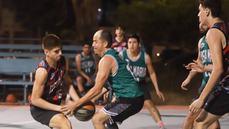 Forza Inmobiliaria lidera Torneo de Baloncesto Libre, en cancha La Marina