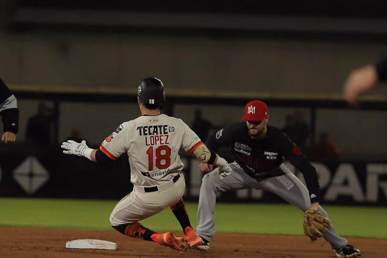 Con gran regreso Naranjeros amarra la serie ante Águilas