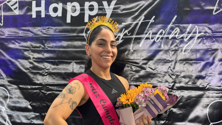 Iriana Rivas celebra un feliz cumpleaños.