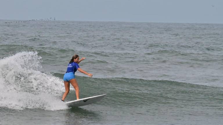 Surfistas de Sinaloa brillan en Torneo Relámpago rumbo a Olimpiada Conade.