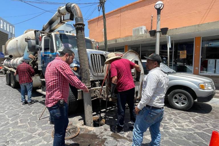 Previo a la temporada de lluvias realizan desazolve de líneas de drenaje de Rosario