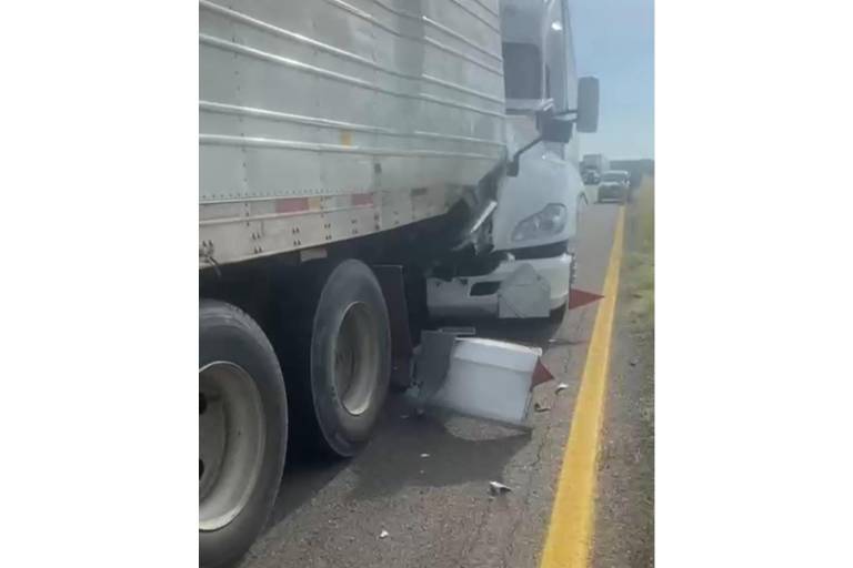 Choque entre tráileres provoca cierre parcial en la autopista Durango-Mazatlán