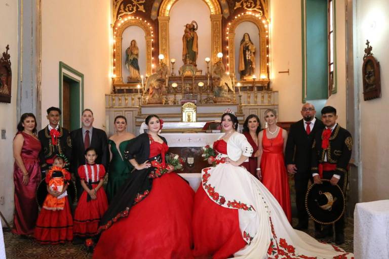 Las primas, Camila Mariel y Maryanne Angie festejan juntas sus 15 años