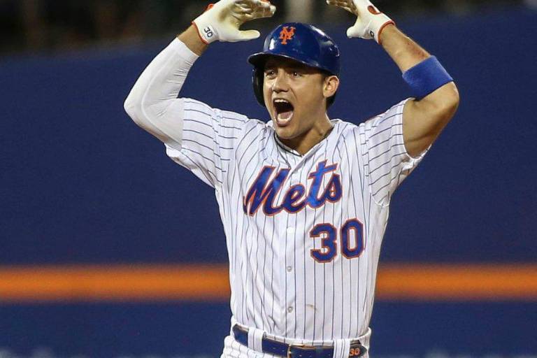 Gigantes oficializan pacto por dos años con Michael Conforto