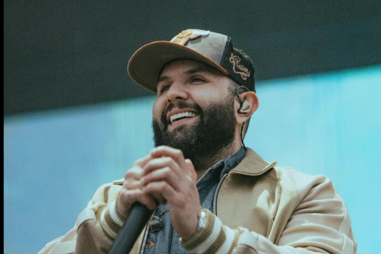 Conquista Carín León el ‘Bésame Mucho Fest 2025’ en Texas