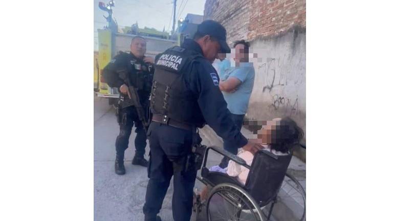 La adulta mayor fue puesta a salvo.