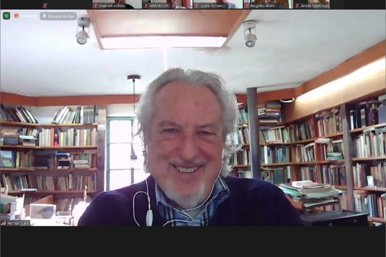 El mar es un regalo para el ser humano, asegura el escritor Hernán Lara Zavala