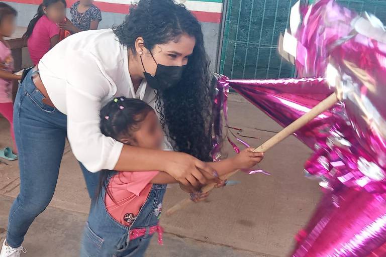 Llevan posada a niños del albergue de la Isla del Bosque, en Escuinapa