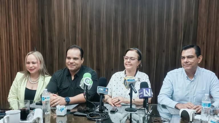 Conferencia de dirigentes camarales de Los Mochis.