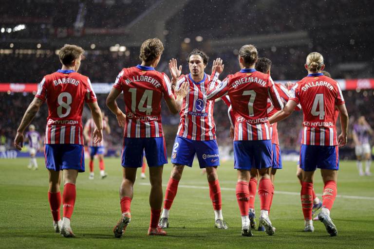 Un doblete de penal de Julián Álvarez acerca al Atlético a la Champions