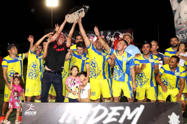 Con drama extra, se corona Servigrúas en la Máster Municipal