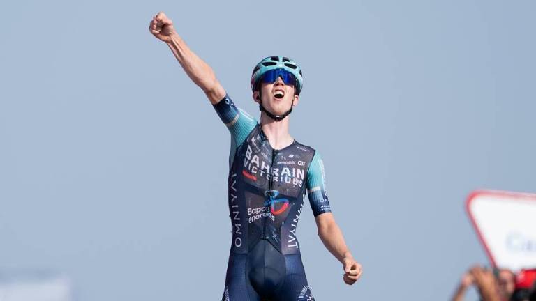 Jakob Omrzel celebra su triunfo en Calar Alto.