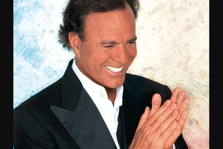 Escribe Julio Iglesias sus memorias