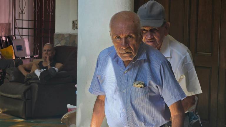 Además de convivir con ellos, los visitantes llevarán obsequios que fueron solicitados previamente por cada uno de los adultos mayores, para brindarles una alegría extra.