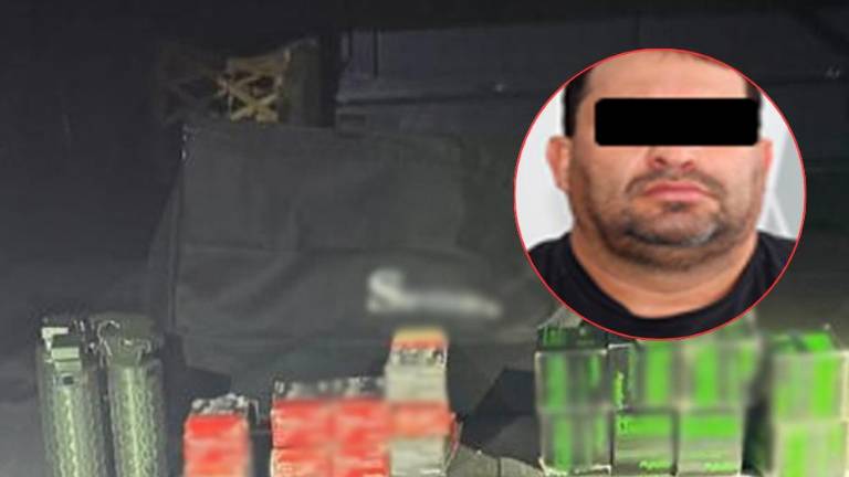 Autoridades aseguran maleta con granadas y cartuchos en un autobús de pasajeros en Mazatlán.