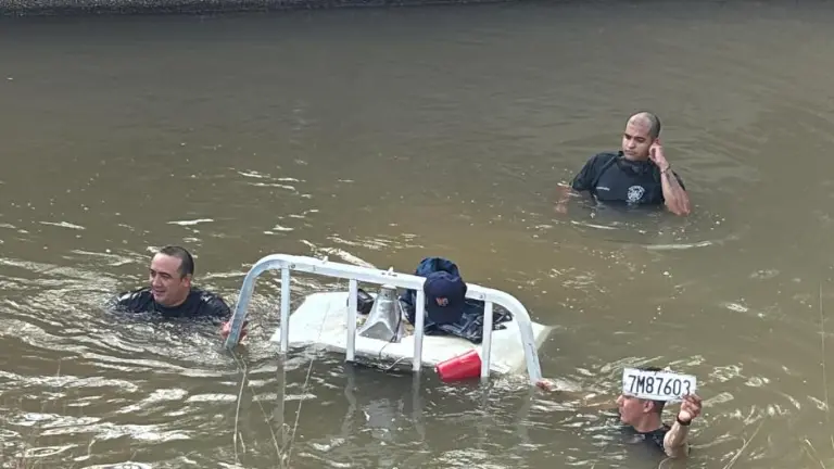 El cuerpo de Rommel Ariel fue encontrado a unos metros de la unidad tras caer a un canal de riego.