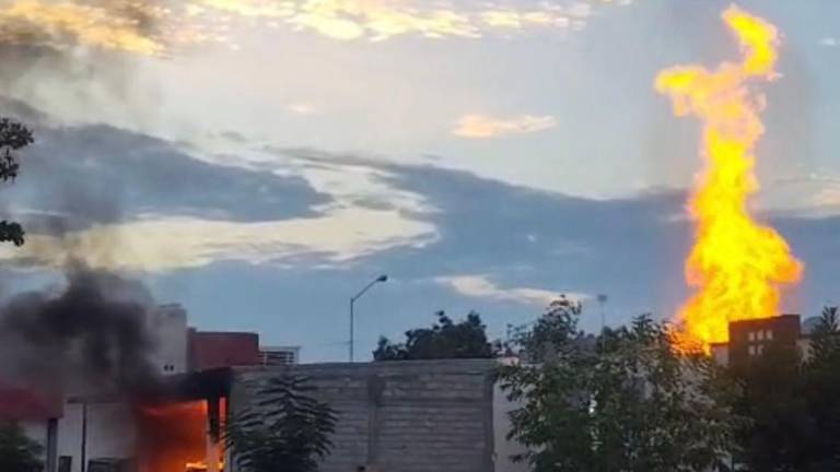 Pérdidas totales y dos lesionados de gravedad dejó un estallido e incendio en Valle Bonito.