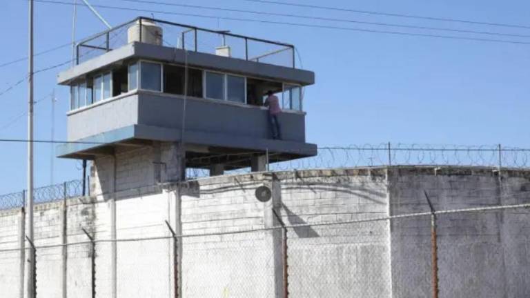 Autoridades estatales informaron el fallecimiento de un interno en el penal de El Castillo.