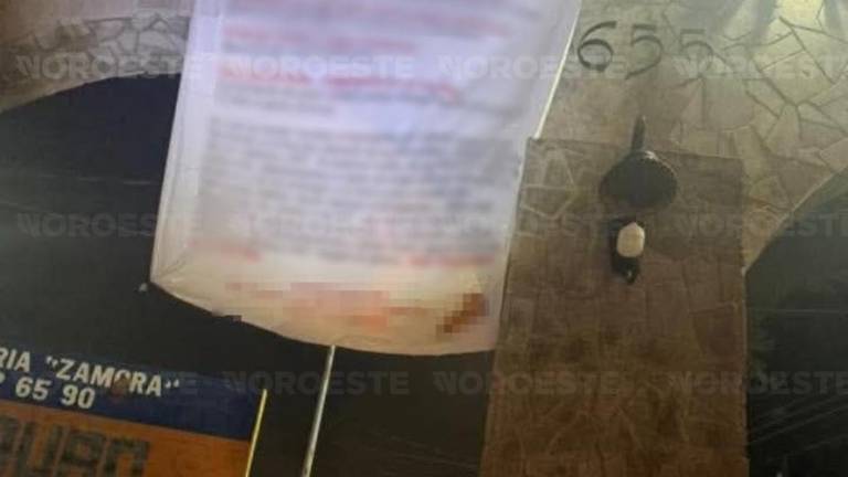 Lonas con mensajes dirigidos a Sheinbaum y Harfuch fueron colocadas en Mazatlán y El Rosario.