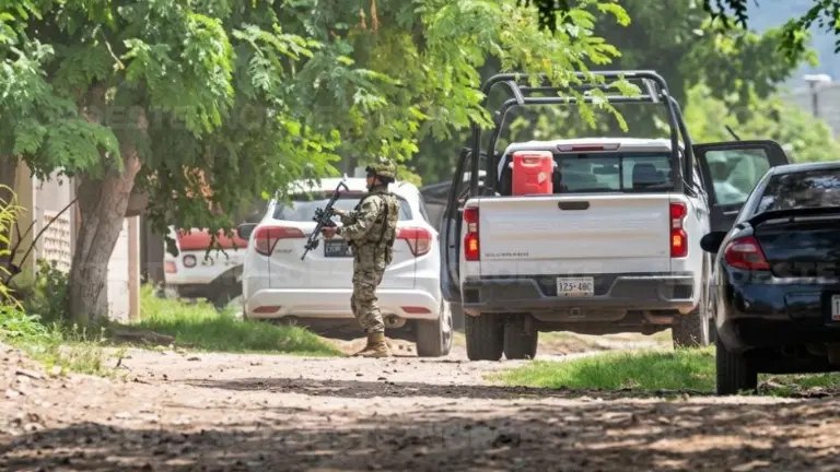 Elementos federales mantienen operativo tras reporte de enfrentamiento en Coyotitán, San Ignacio.