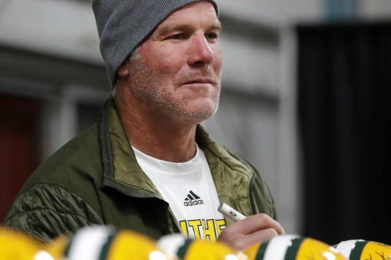 Brett Favre anunció que recientemente le diagnosticaron Parkinson
