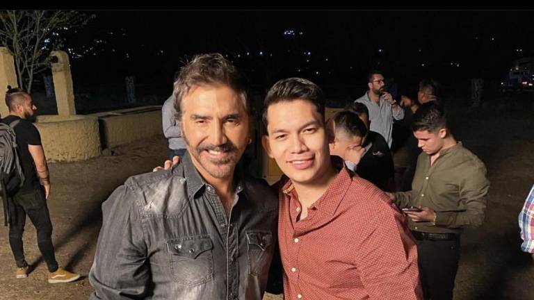 Alejandro Fernández y Jan Carlos Mauleón, vocalista de La Arrolladora