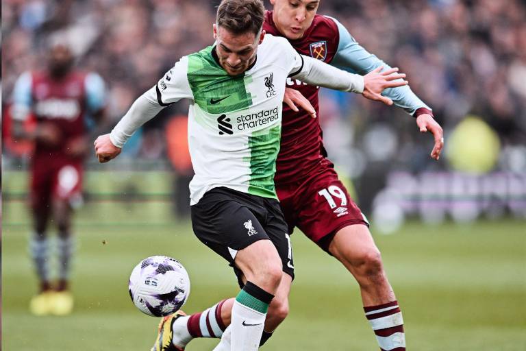 Edson Álvarez y el West Ham alejan al Liverpool del título de la Premier
