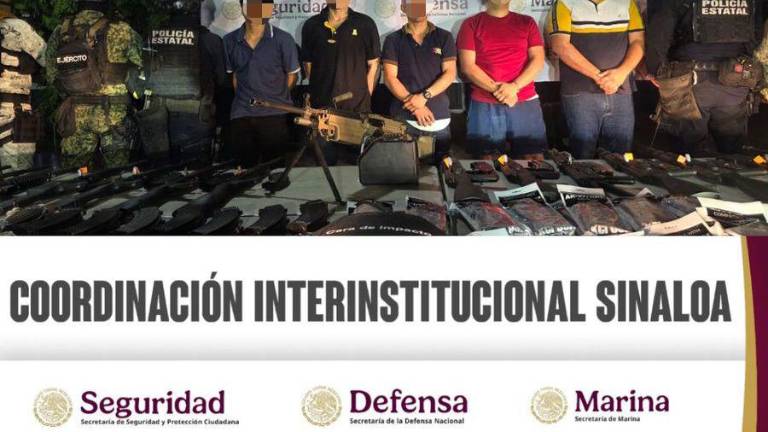 Cinco civiles, armas, vehículos y equipo táctico fueron asegurados tras el operativo en el norte de Culiacán.