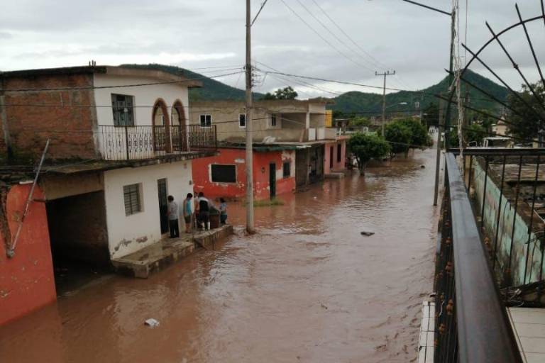 Síndico de Agua Verde, El Rosario, manifestó que la creciente del río Baluarte tomó por sorpresa a la población