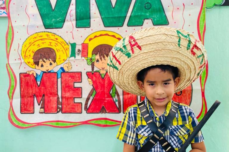 Alumnos del ICO festejan la Revolución